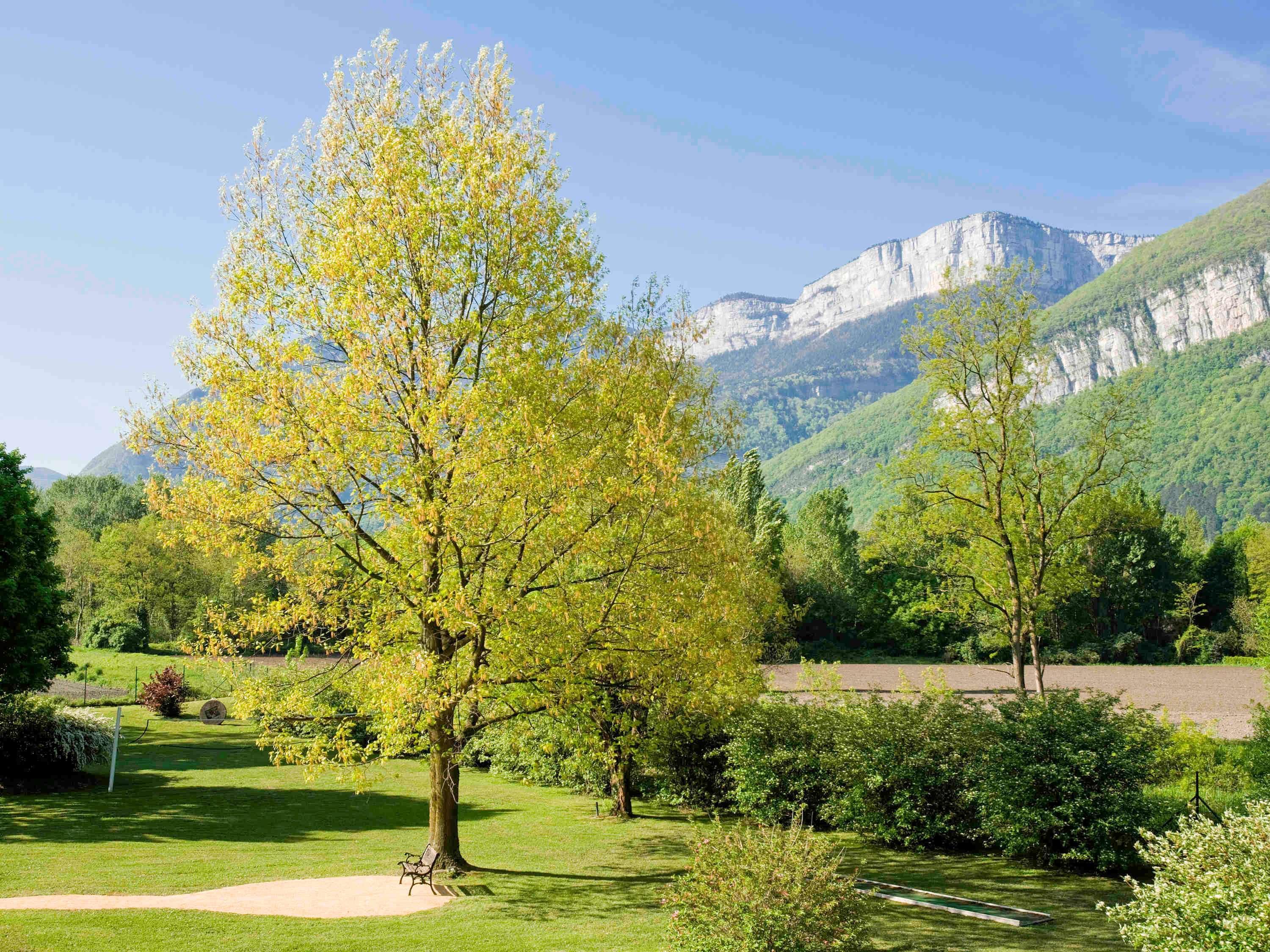 Novotel Grenoble Nord Voreppe Exterior photo