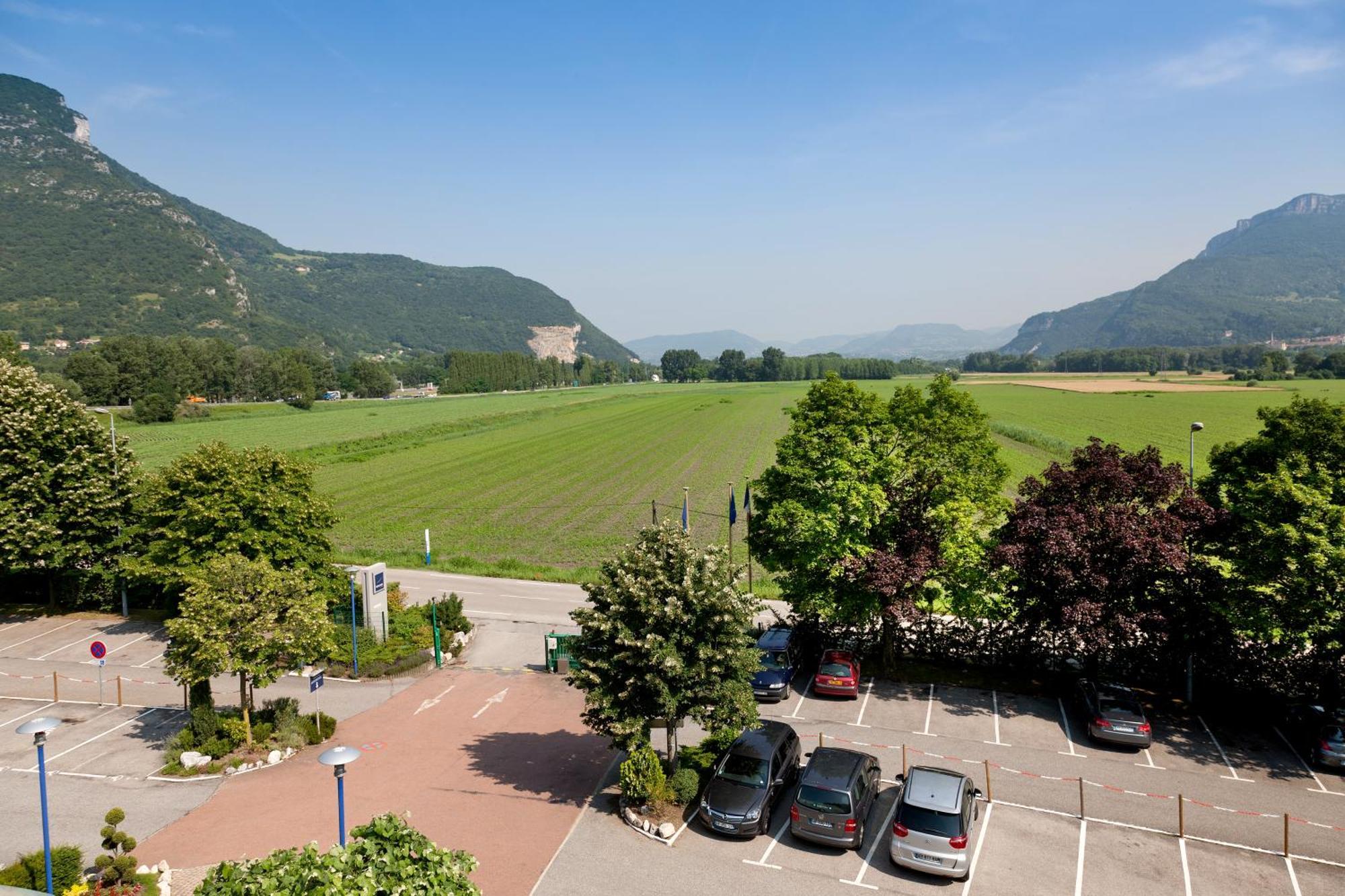 Novotel Grenoble Nord Voreppe Exterior photo